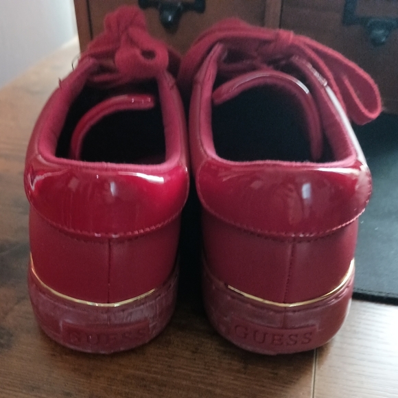 Guess Los Angeles Red Low Top Sneakers Gold Toned Trim Women’s_7 - Picture 10 of 16